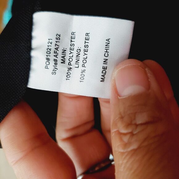 Liza Luxe Lace Midi Dress Size Medium NWT - Picture 9 of 10